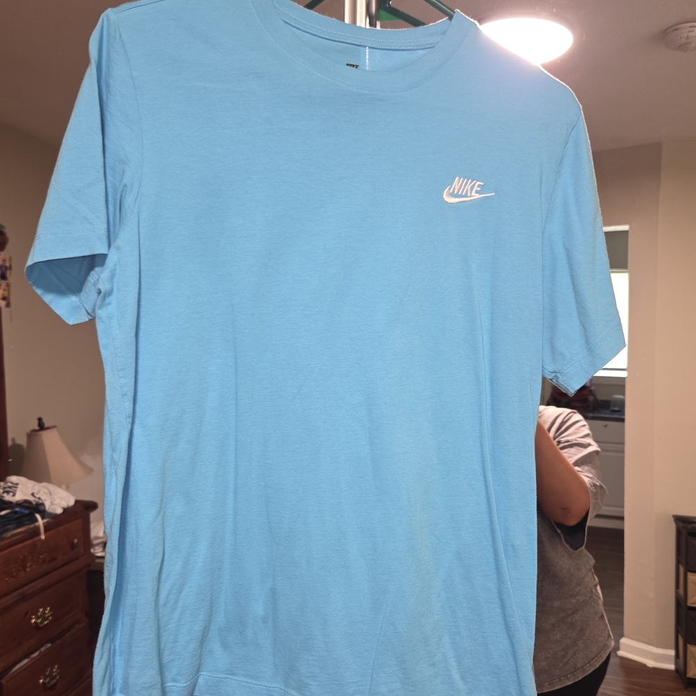 Nike Men's Light Blue Short Sleeve Tee